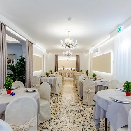 Italia Boutique Римини