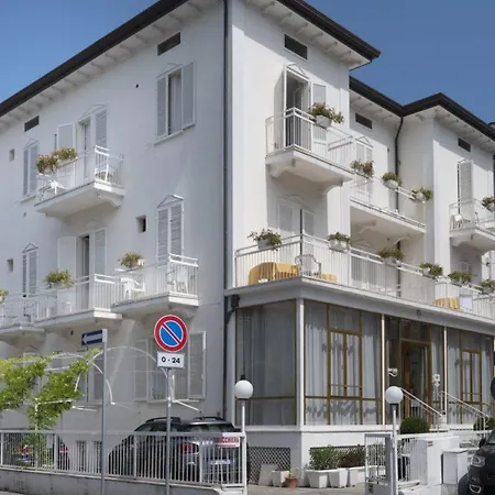 Italia Boutique Hotel 3*