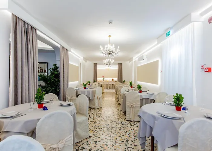 Italia Boutique Римини